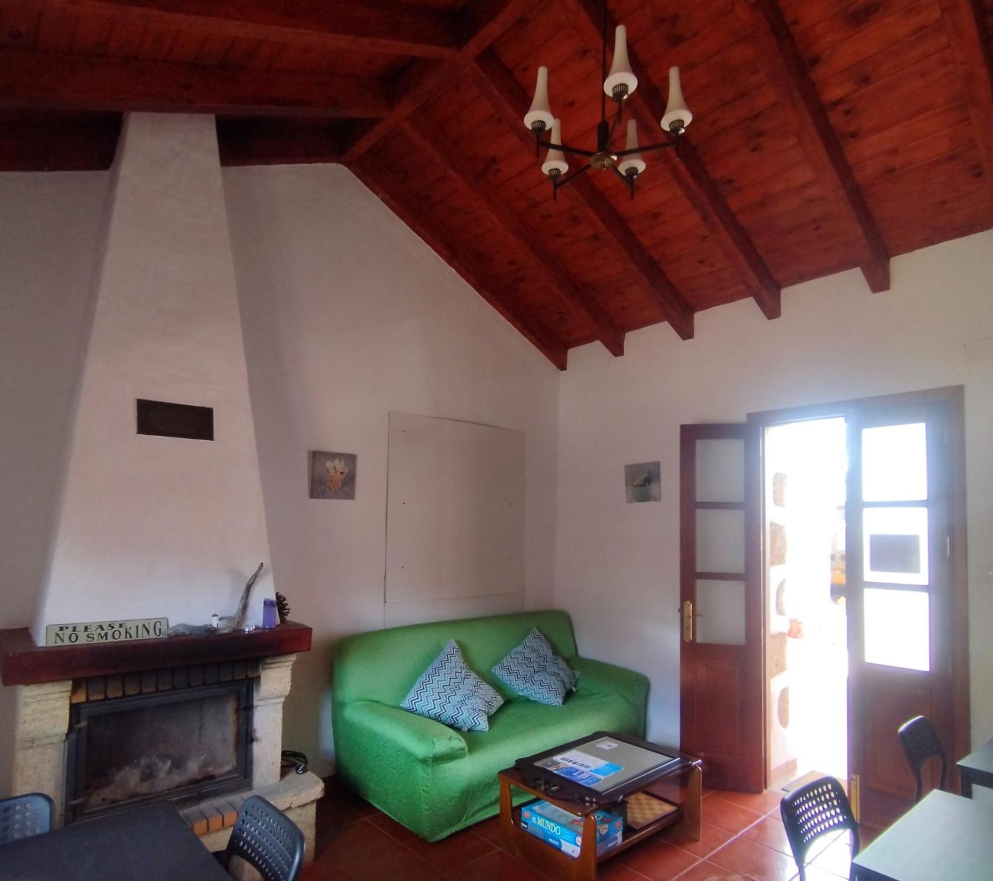 La Casita Hostel Vega de San Mateo Ngoại thất bức ảnh